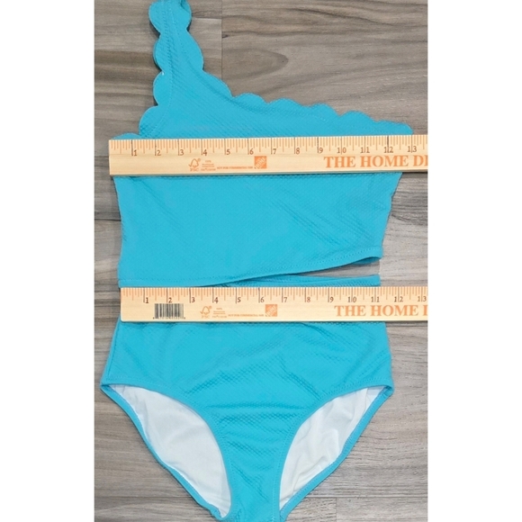 Girls Old Navy One-Piece Swimsuit - Barrier Reef Scalloped Design Size 10 - 12 - Picture 2 of 8